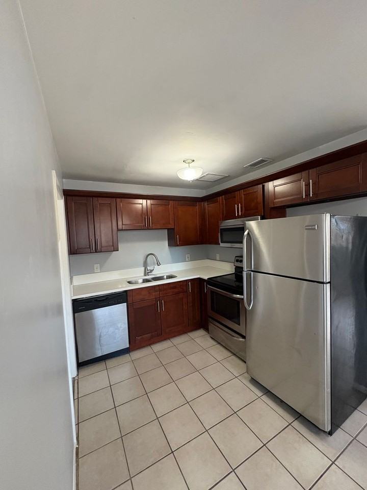 6804 S Wall St - Photo 7 of 14