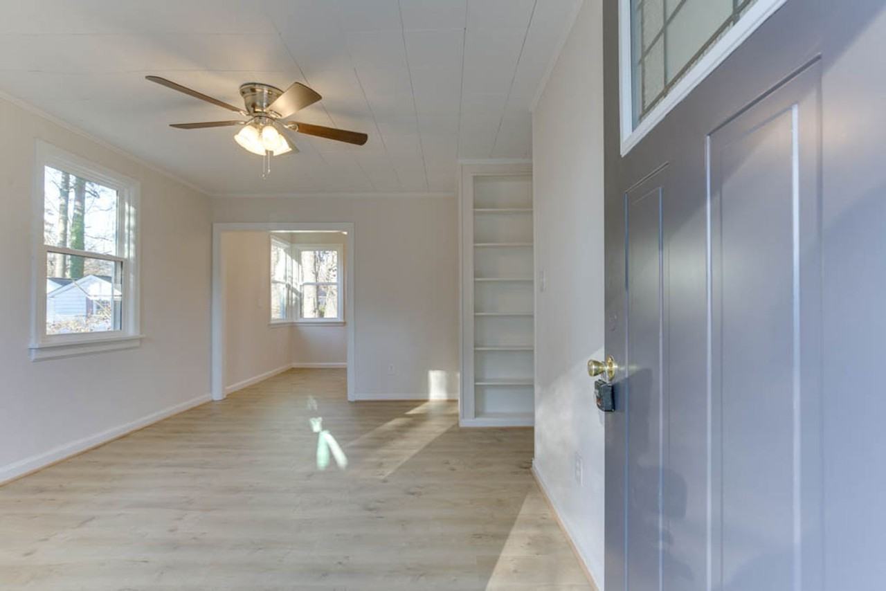 107 Lexington St - Photo 6 of 32