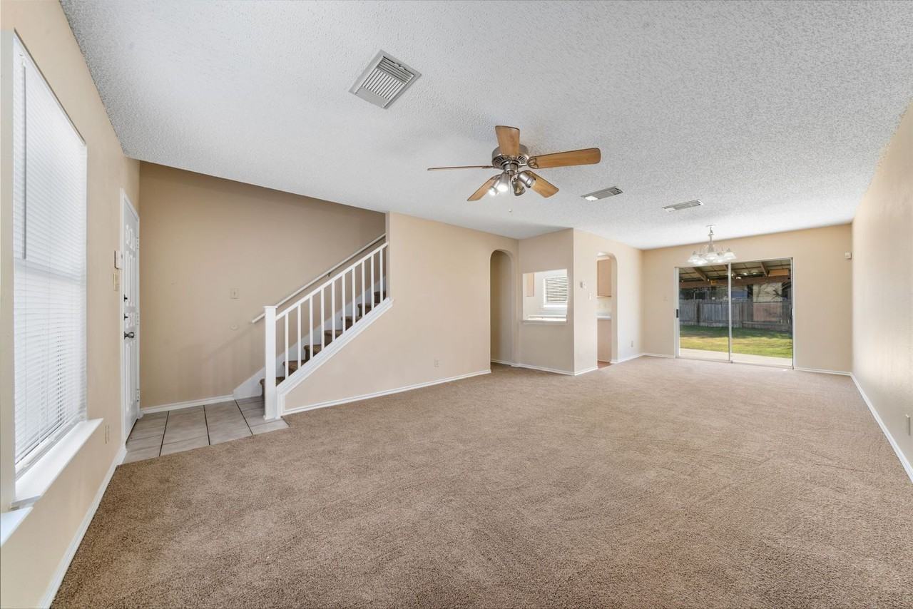 7038 Cole Creek Dr - Photo 4 of 25