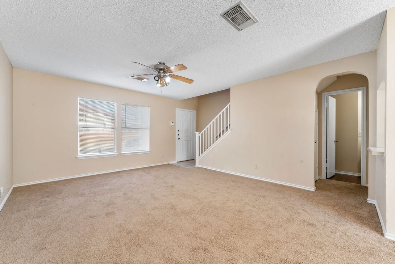 7038 Cole Creek Dr - Photo 5 of 25