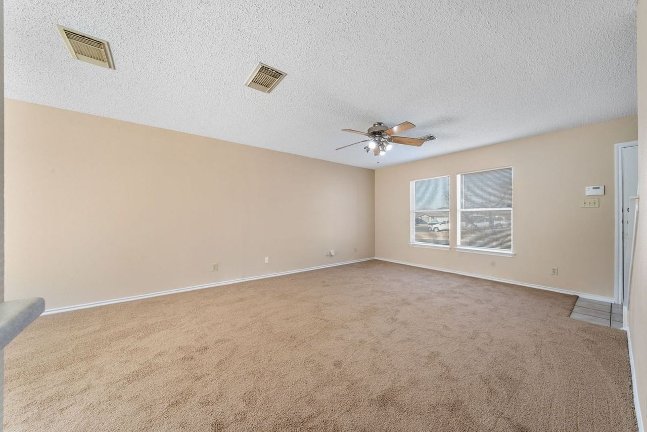 7038 Cole Creek Dr - Photo 6 of 25