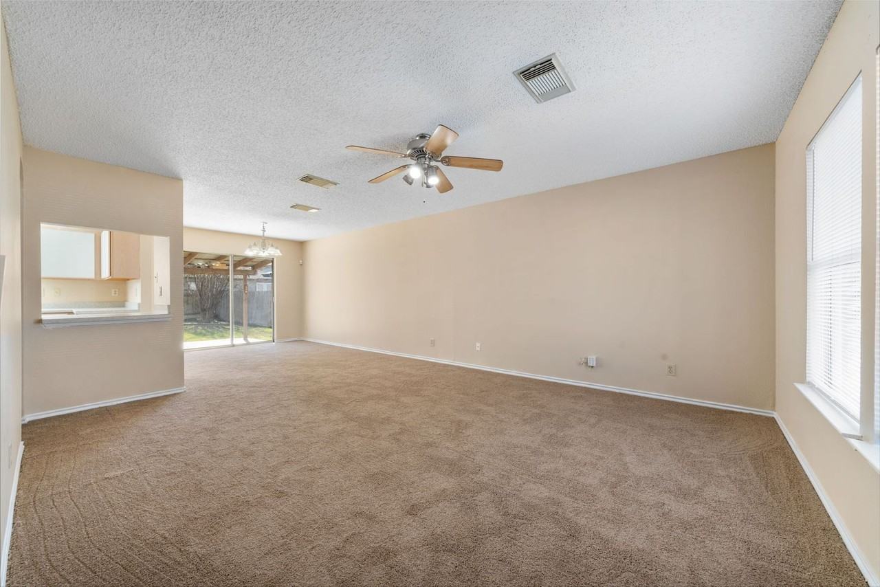 7038 Cole Creek Dr - Photo 7 of 25