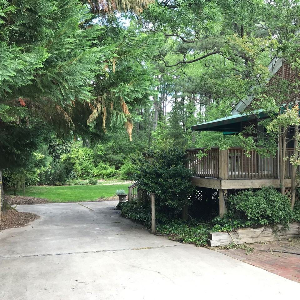 319 E Chatham St - Photo 2 of 25