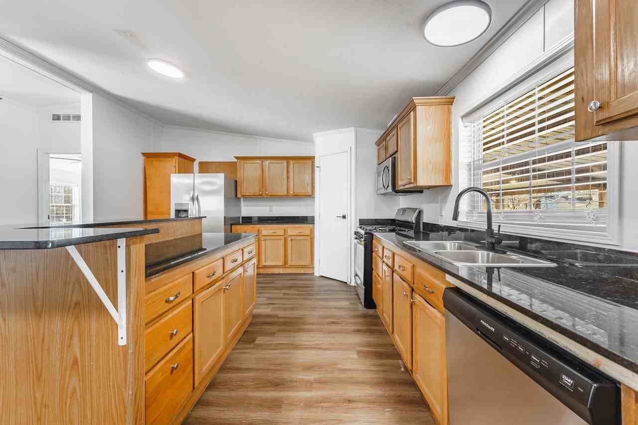 1017 Ravine St - Photo 3 of 22