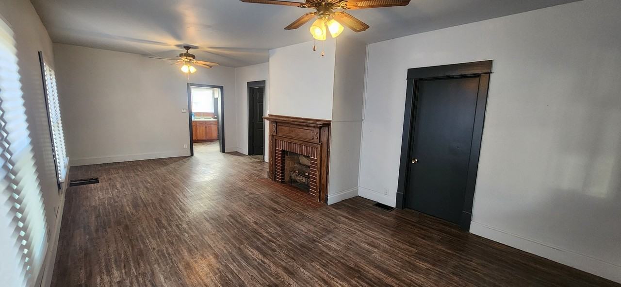 202 W 7th St #NA - Photo 2 of 15