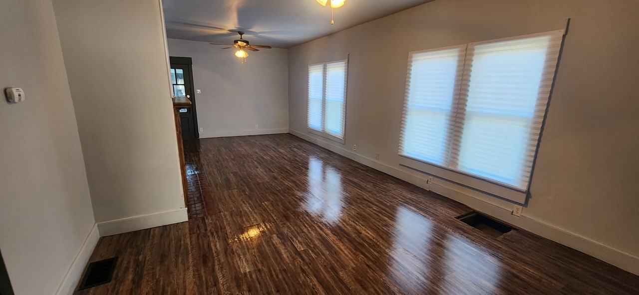 202 W 7th St #NA - Photo 3 of 15