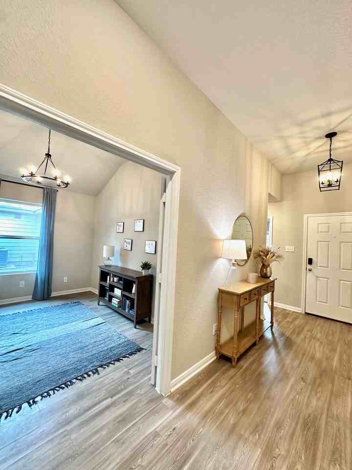 1112 Elm Fall #NA - Photo 4 of 20