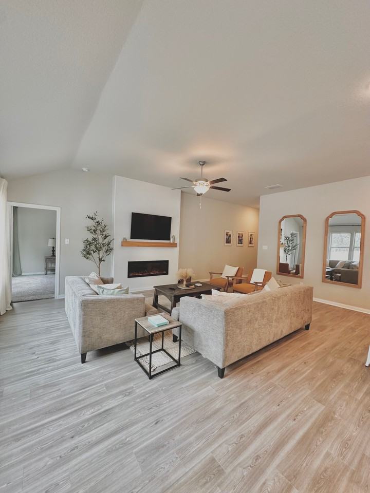 1112 Elm Fall #NA - Photo 2 of 20