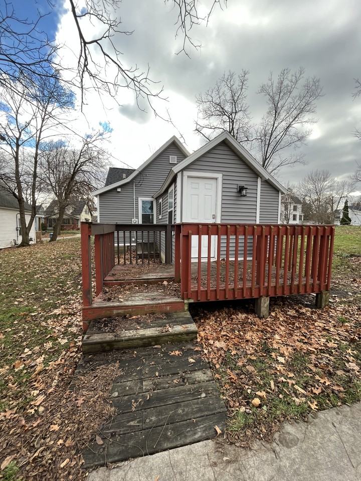 917 Innes St Ne #NA - Photo 2 of 20