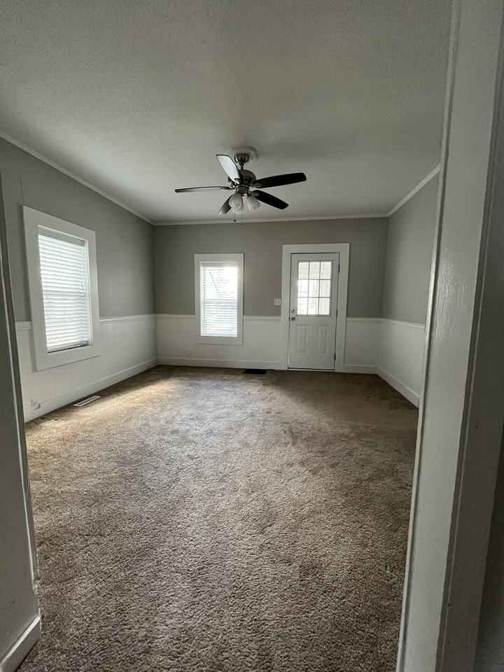 917 Innes St Ne #NA - Photo 3 of 20