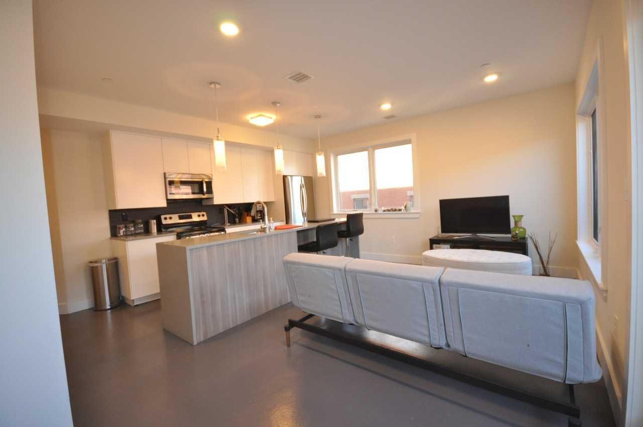 659 Massachusetts Ave #4H - Photo 3 of 12