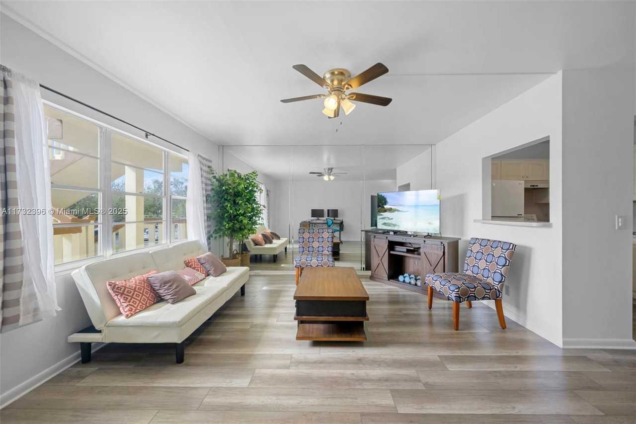 311 Mansfield H #311 - Photo 3 of 8