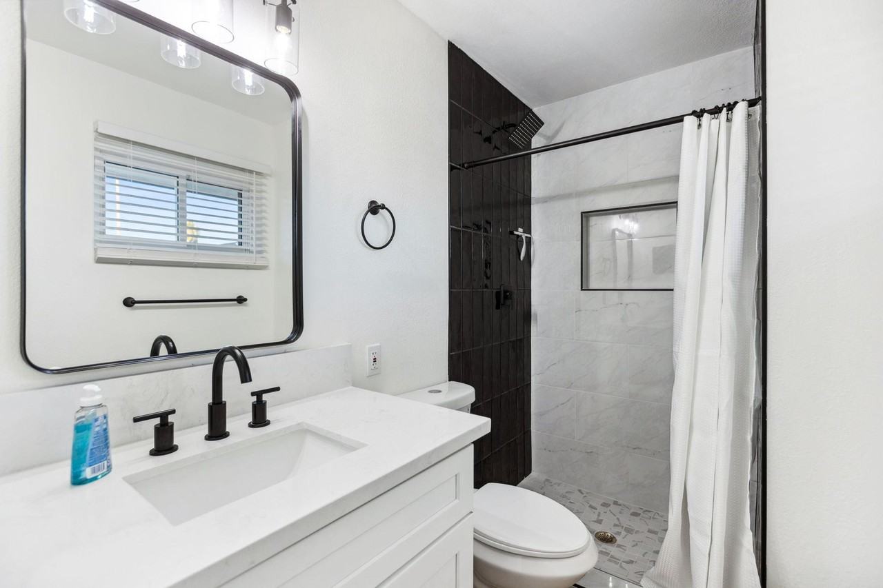 N Mallard St - Photo 2 of 8