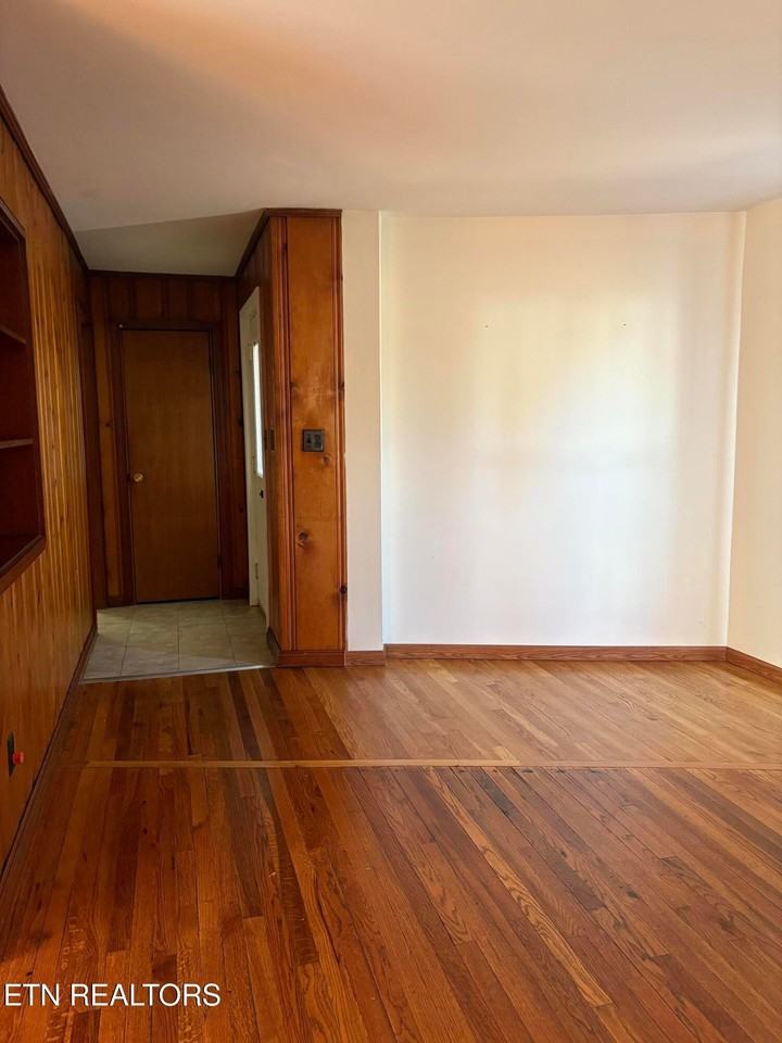 1205 Mobile Drive - Photo 6 of 13