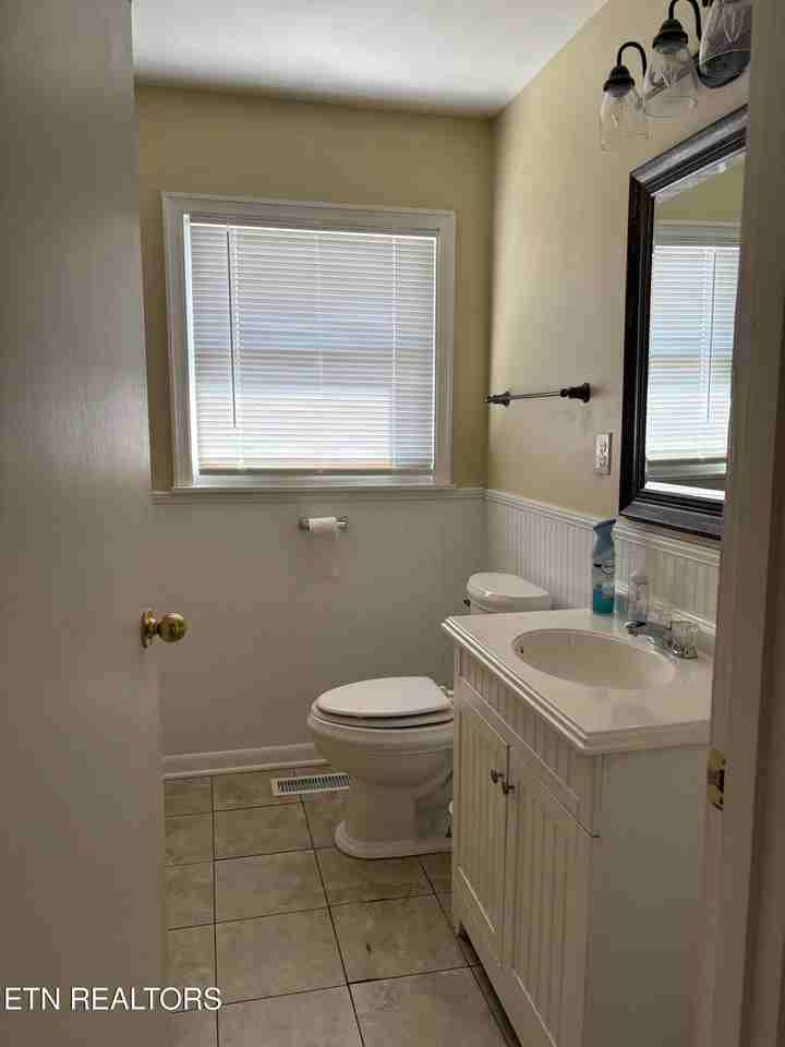 1205 Mobile Drive - Photo 7 of 13