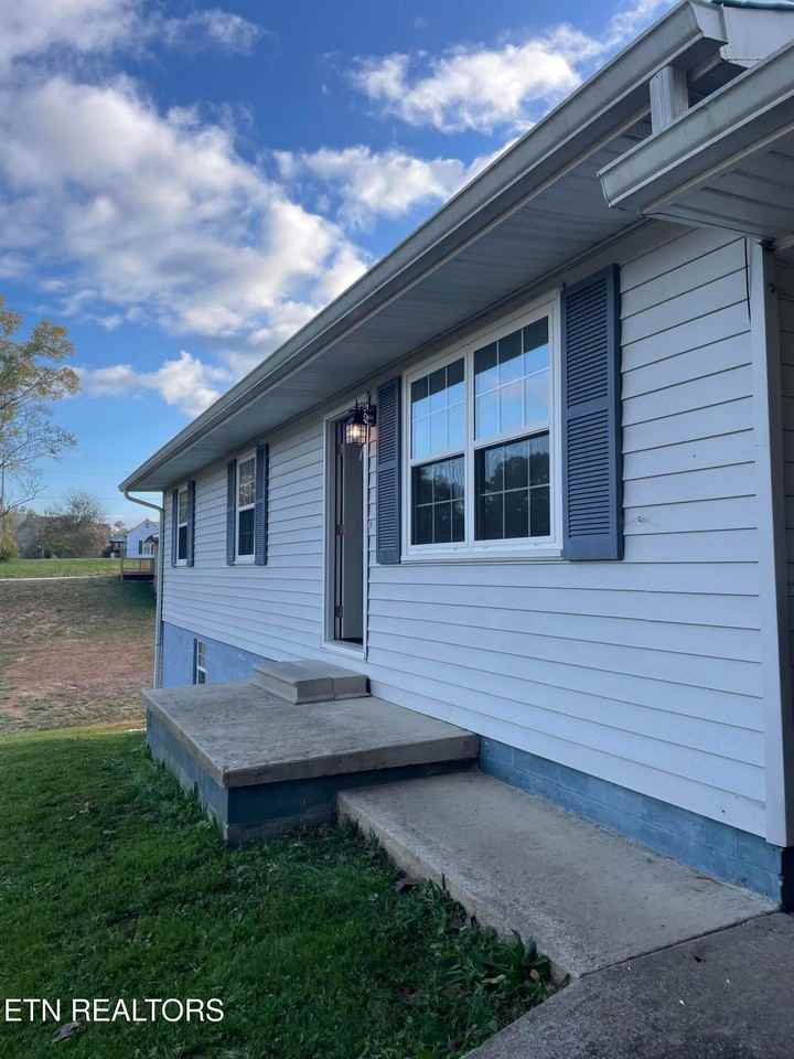 306 N Ridge Ave - Photo 2 of 10