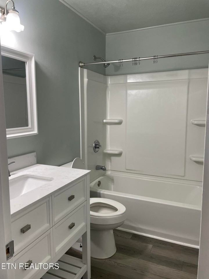 306 N Ridge Ave - Photo 6 of 10