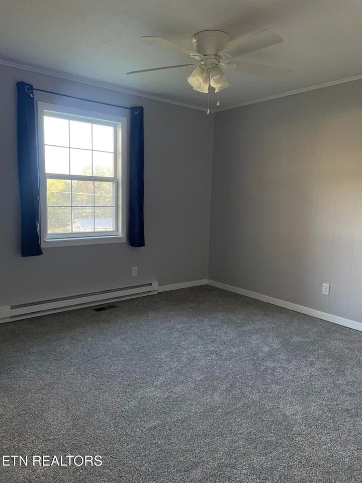 306 N Ridge Ave - Photo 7 of 10