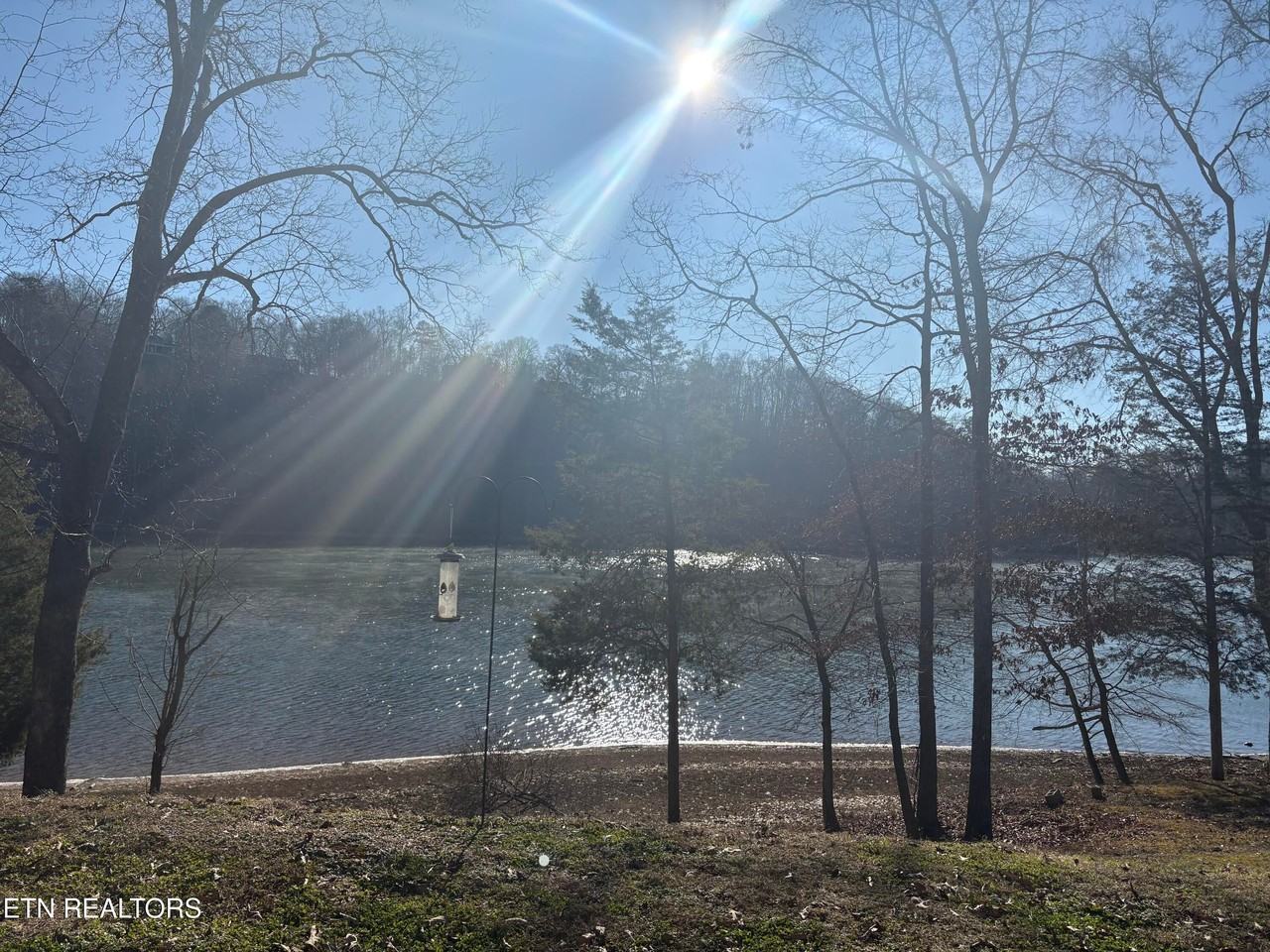 426 Lakecrest Dr - Photo 2 of 10