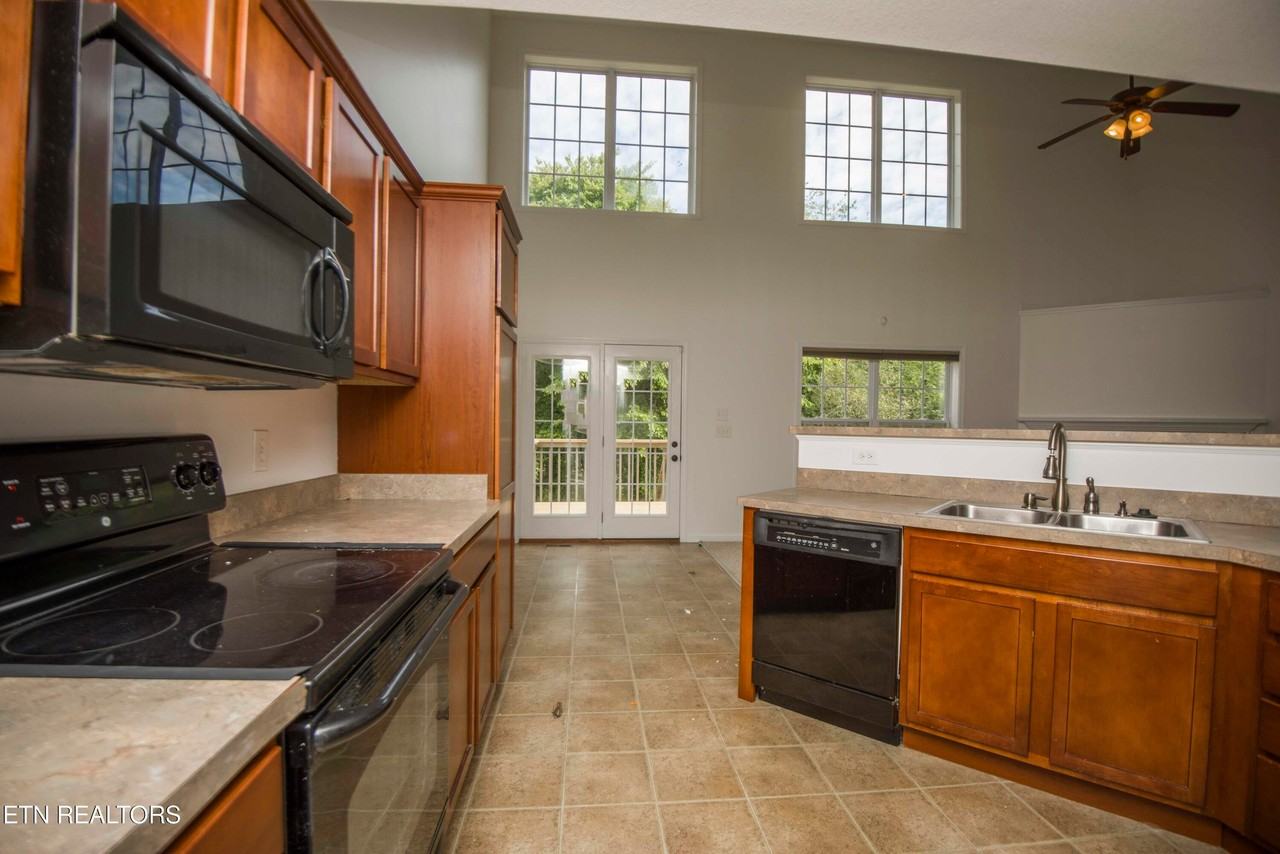 5149 Horsestall Dr - Photo 7 of 28