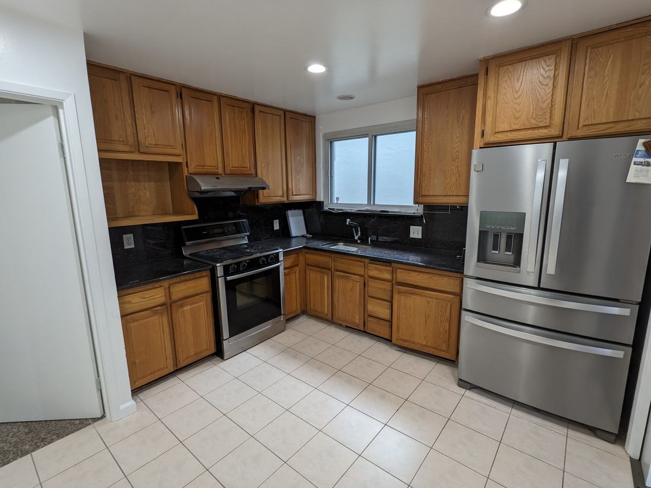 61 Wakefield Ave - Photo 2 of 12