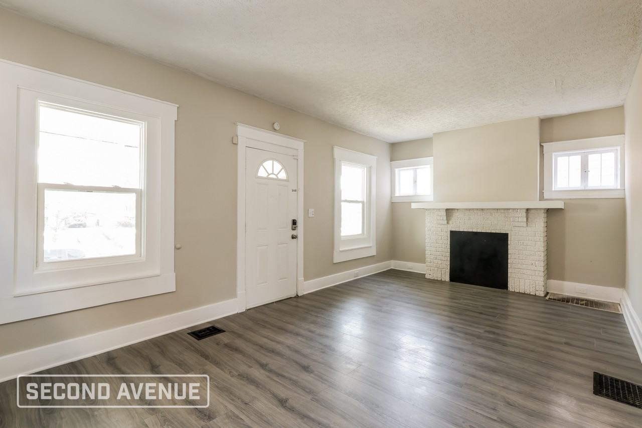 646 S 43rd St - Photo 5 of 29