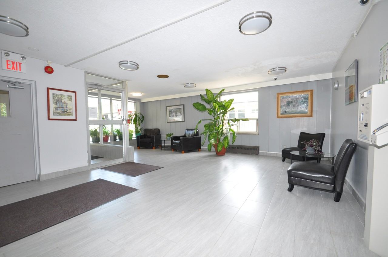 Springhurst - Photo 7 of 7