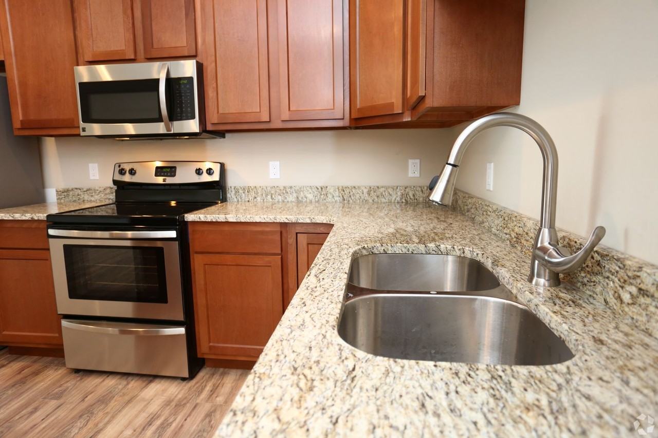 1100 Hunters Run Drive - Photo 2 of 47