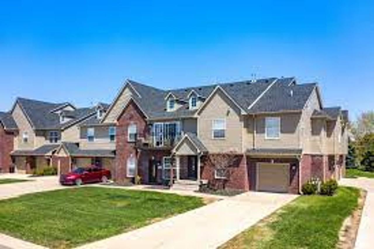 1100 Hunters Run Drive - Photo 3 of 47