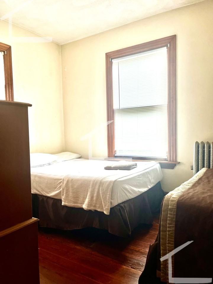 38 Linden St - Photo 4 of 6