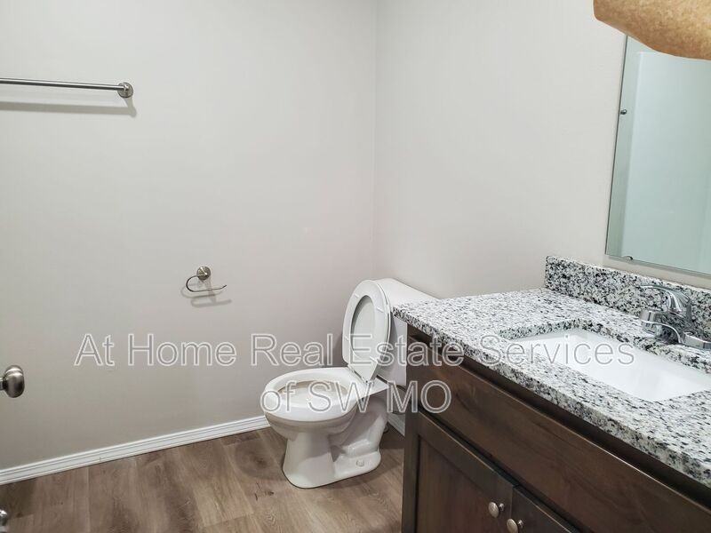 624 S Southgate - Photo 7 of 19