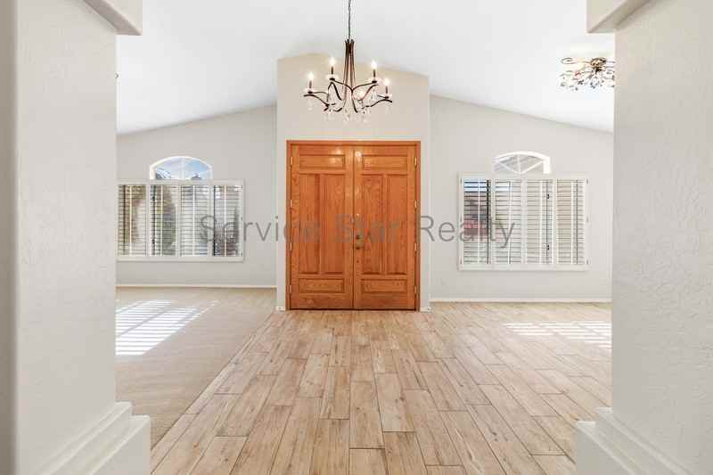 2540 E Cathedral Rock Dr - Photo 4 of 34