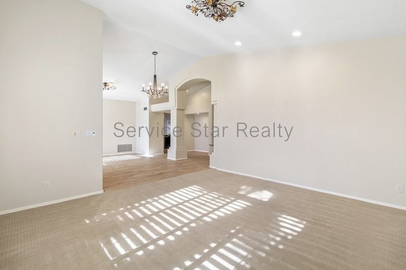 2540 E Cathedral Rock Dr - Photo 6 of 34