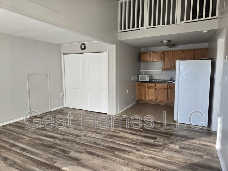 26509 Inkster Rd #EAST - Photo 4 of 11