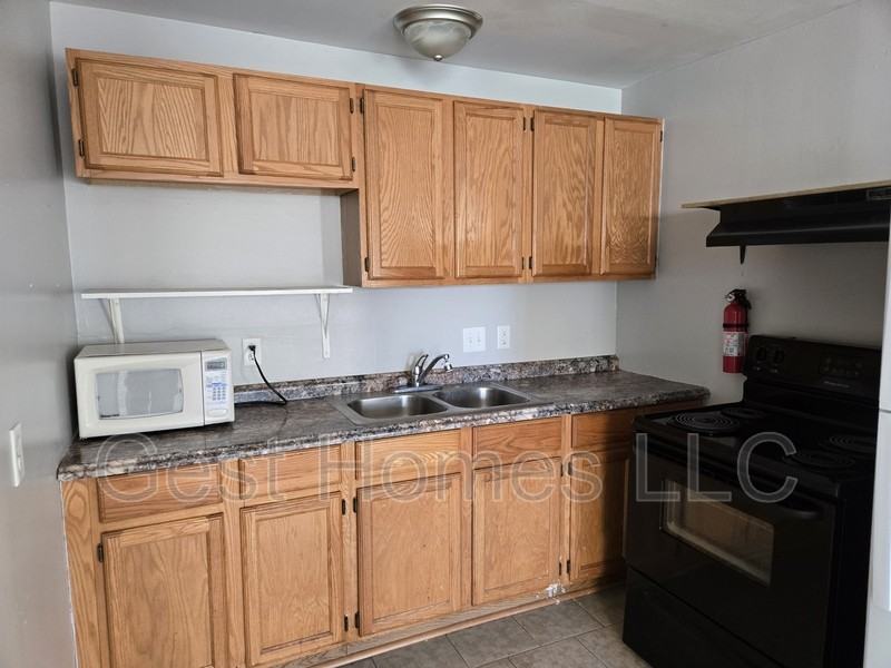 26509 Inkster Rd #EAST - Photo 7 of 11