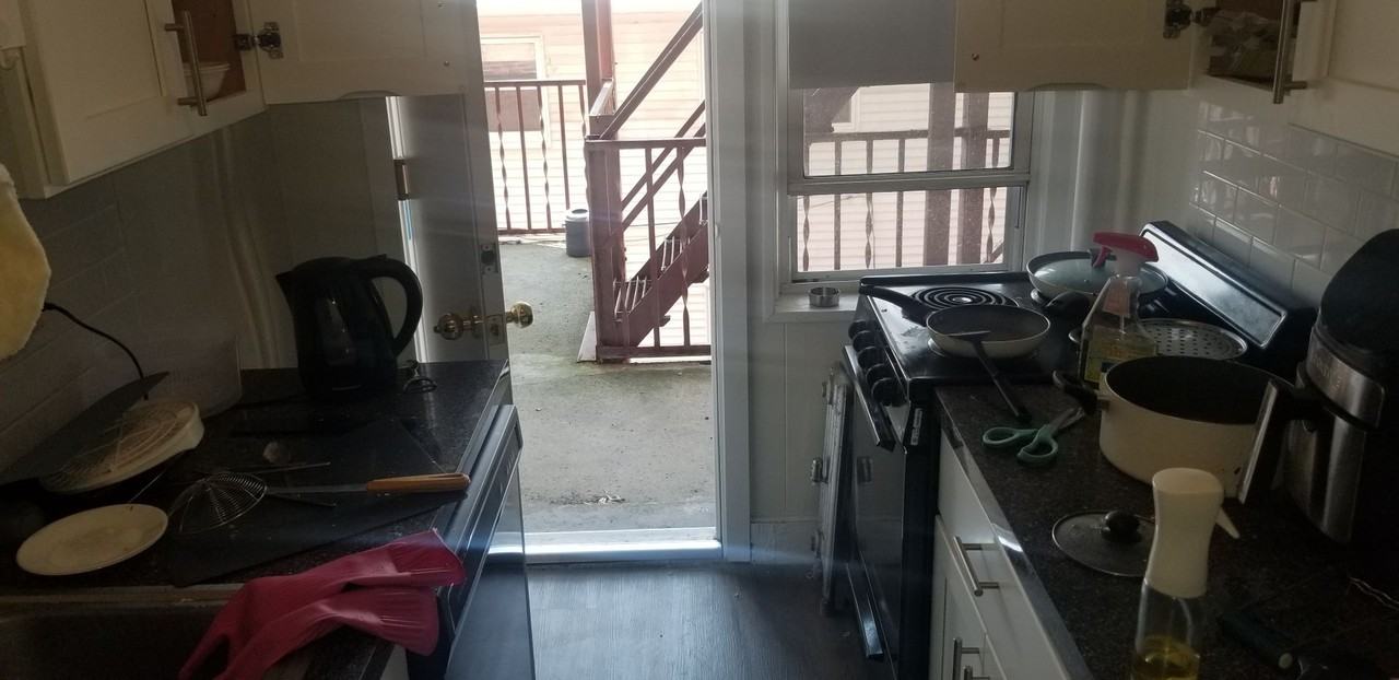 118 Washington St - Photo 7 of 9