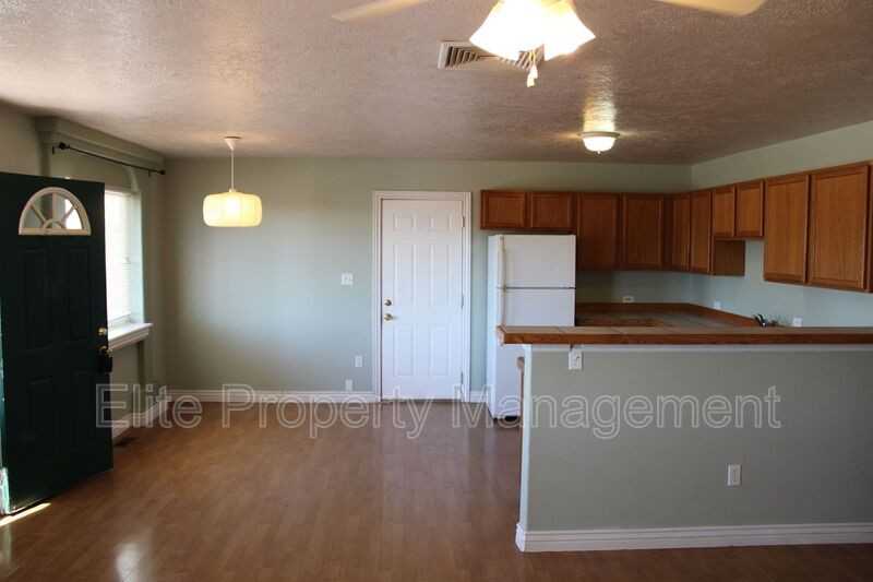 417 E Stardust Dr - Photo 3 of 16