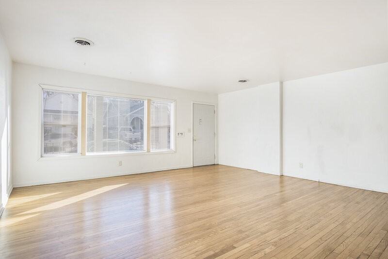 2420 S 16th St #3 - Photo 2 of 9