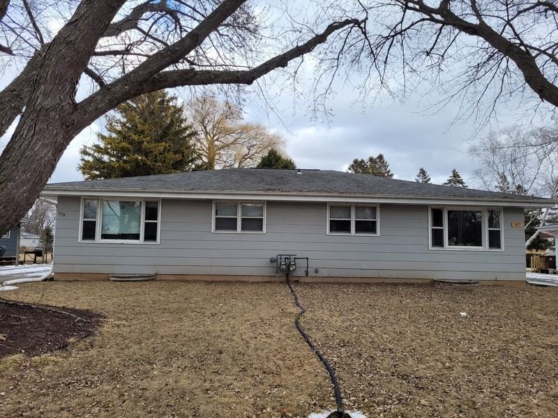 917 Meadowview Dr - Photo 2 of 22