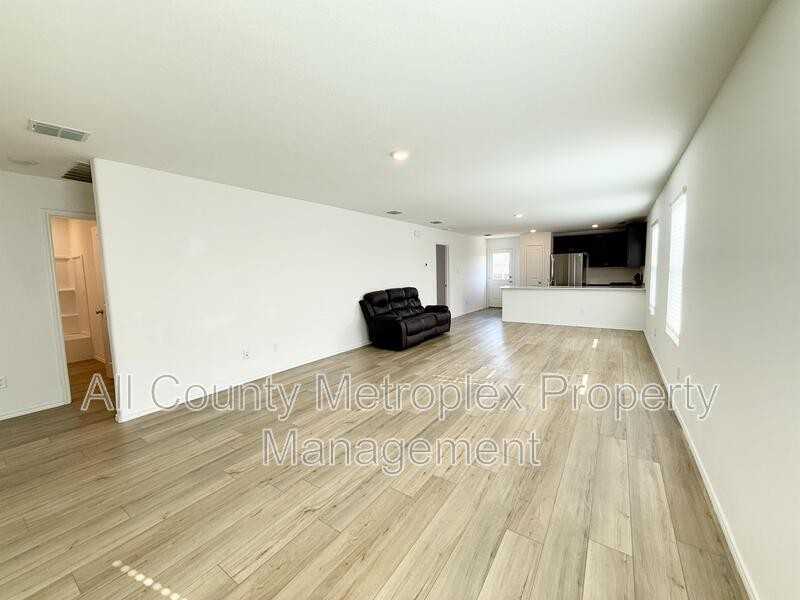 7024 Lantana Dr - Photo 2 of 7