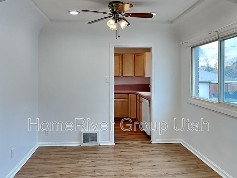 262 E Whitlock Ave - Photo 4 of 21