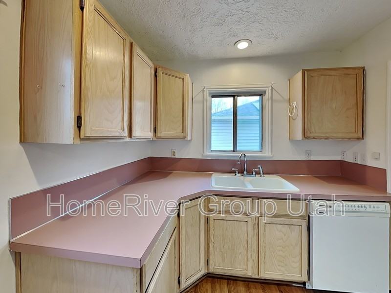 262 E Whitlock Ave - Photo 7 of 21