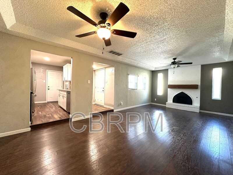 6911 Gary Ave #A - Photo 4 of 10