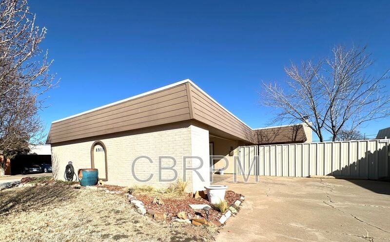 6911 Gary Ave #B - Photo 3 of 11