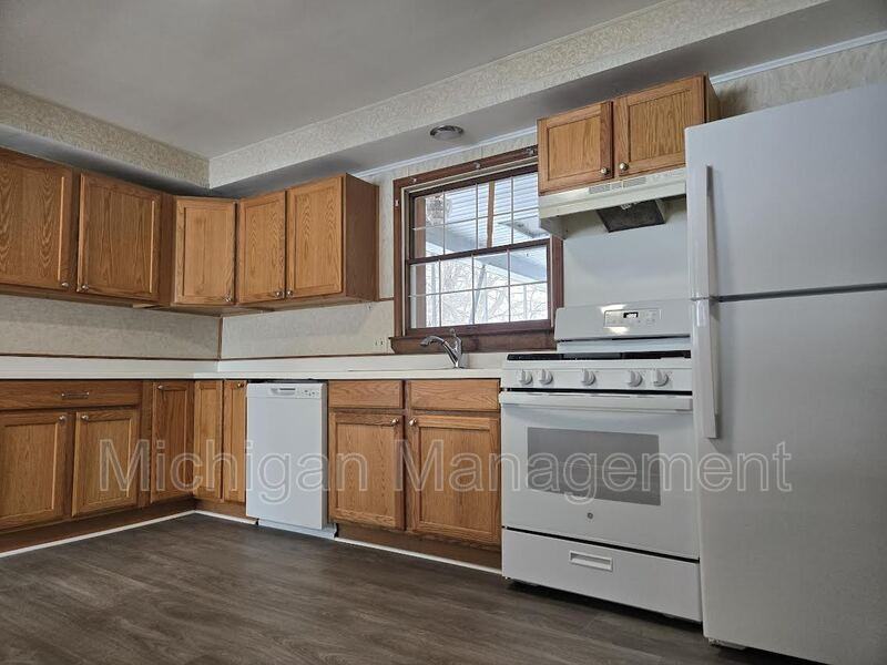 6927 Janet St - Photo 2 of 16