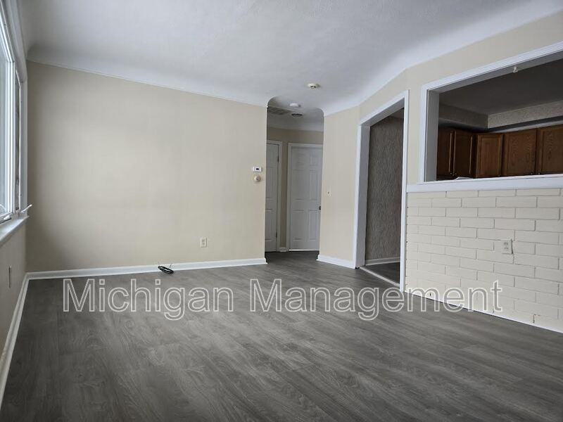 6927 Janet St - Photo 5 of 16