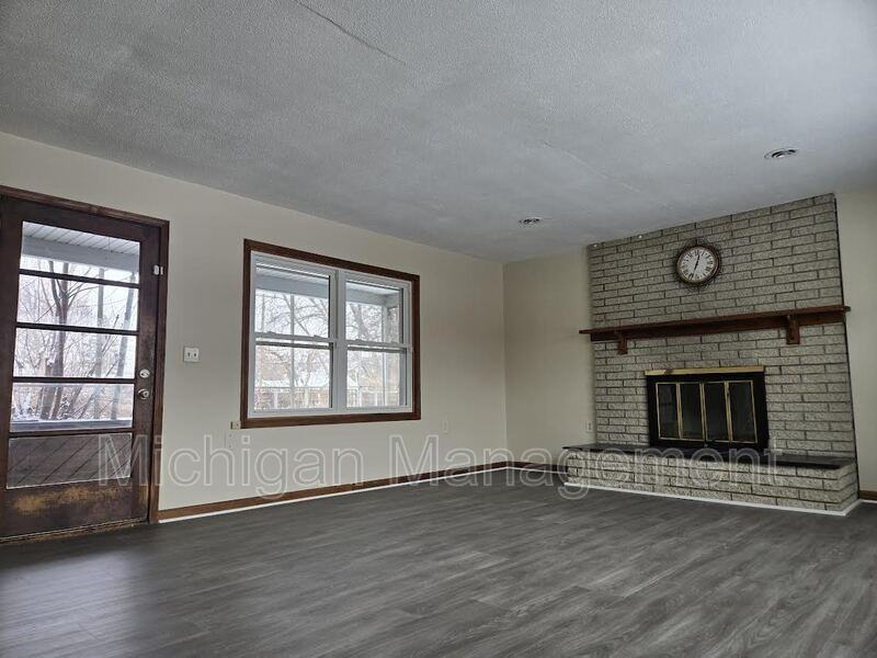 6927 Janet St - Photo 6 of 16