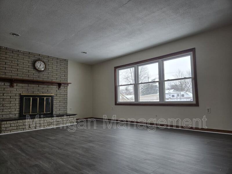 6927 Janet St - Photo 7 of 16