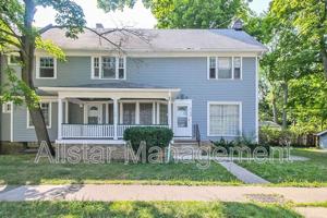 featured image of 2100 Cottage Grove Dr