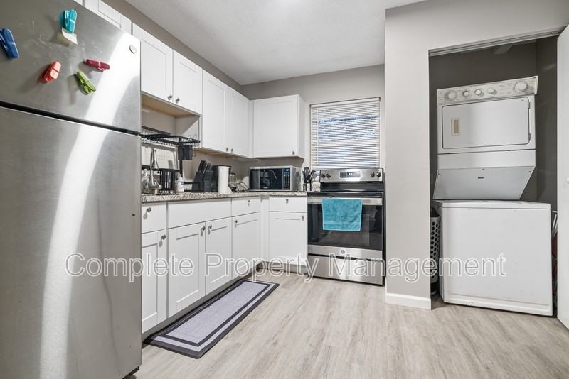233 Tucker Ave - Photo 4 of 9